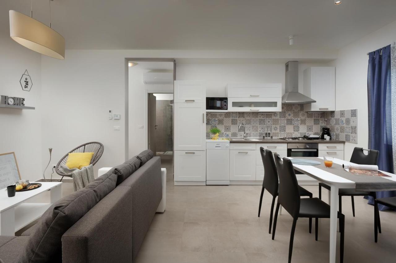 Aurora Apartment Liznjan Bagian luar foto