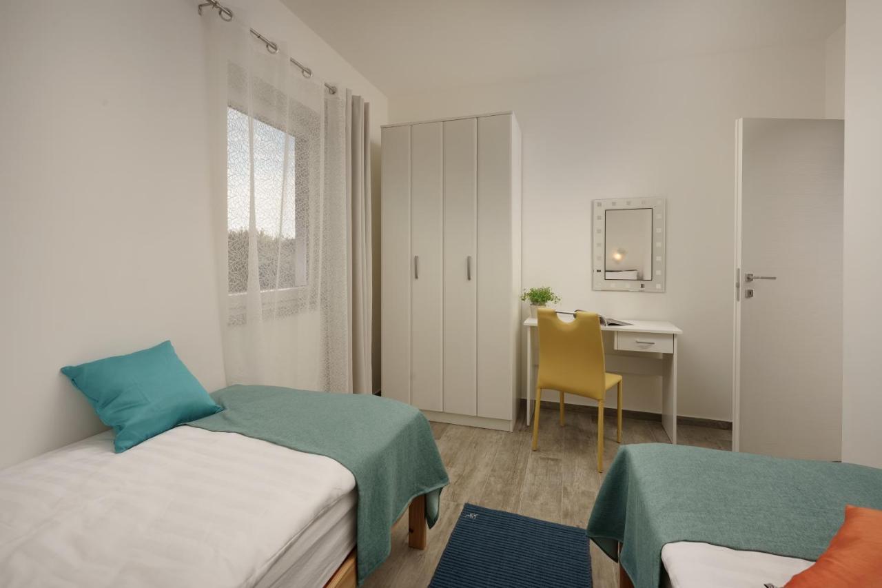 Aurora Apartment Liznjan Bagian luar foto