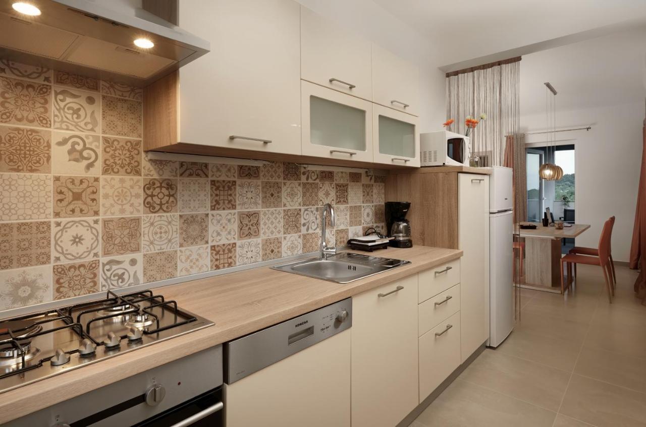 Aurora Apartment Liznjan Bagian luar foto