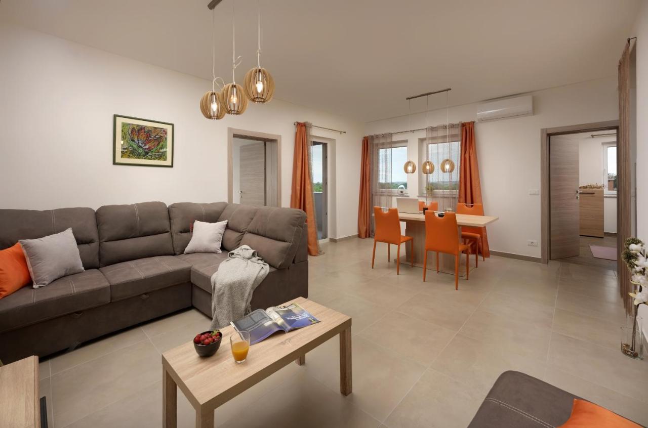 Aurora Apartment Liznjan Bagian luar foto