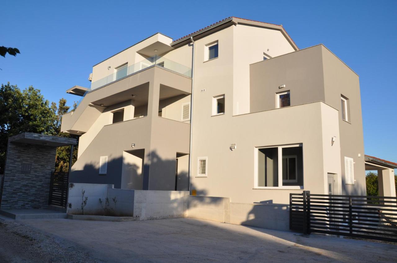 Aurora Apartment Liznjan Bagian luar foto