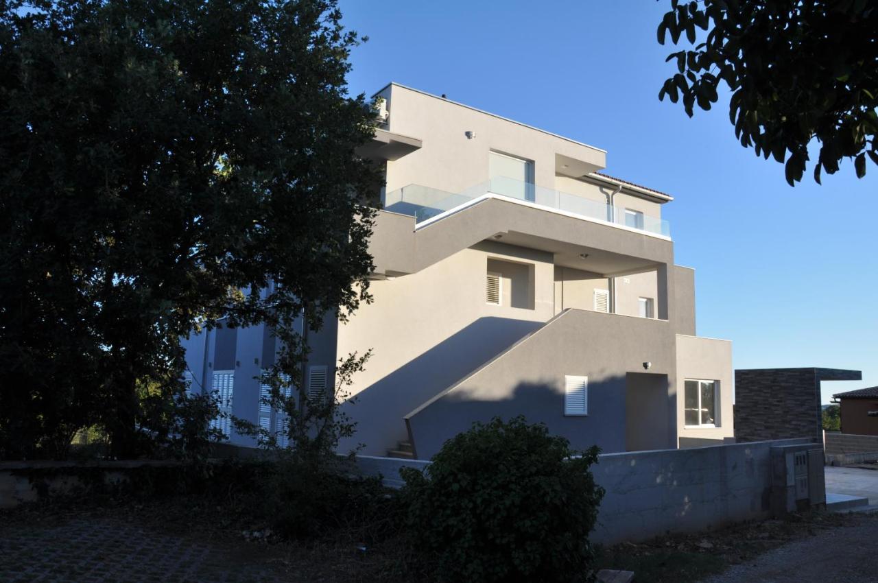 Aurora Apartment Liznjan Bagian luar foto