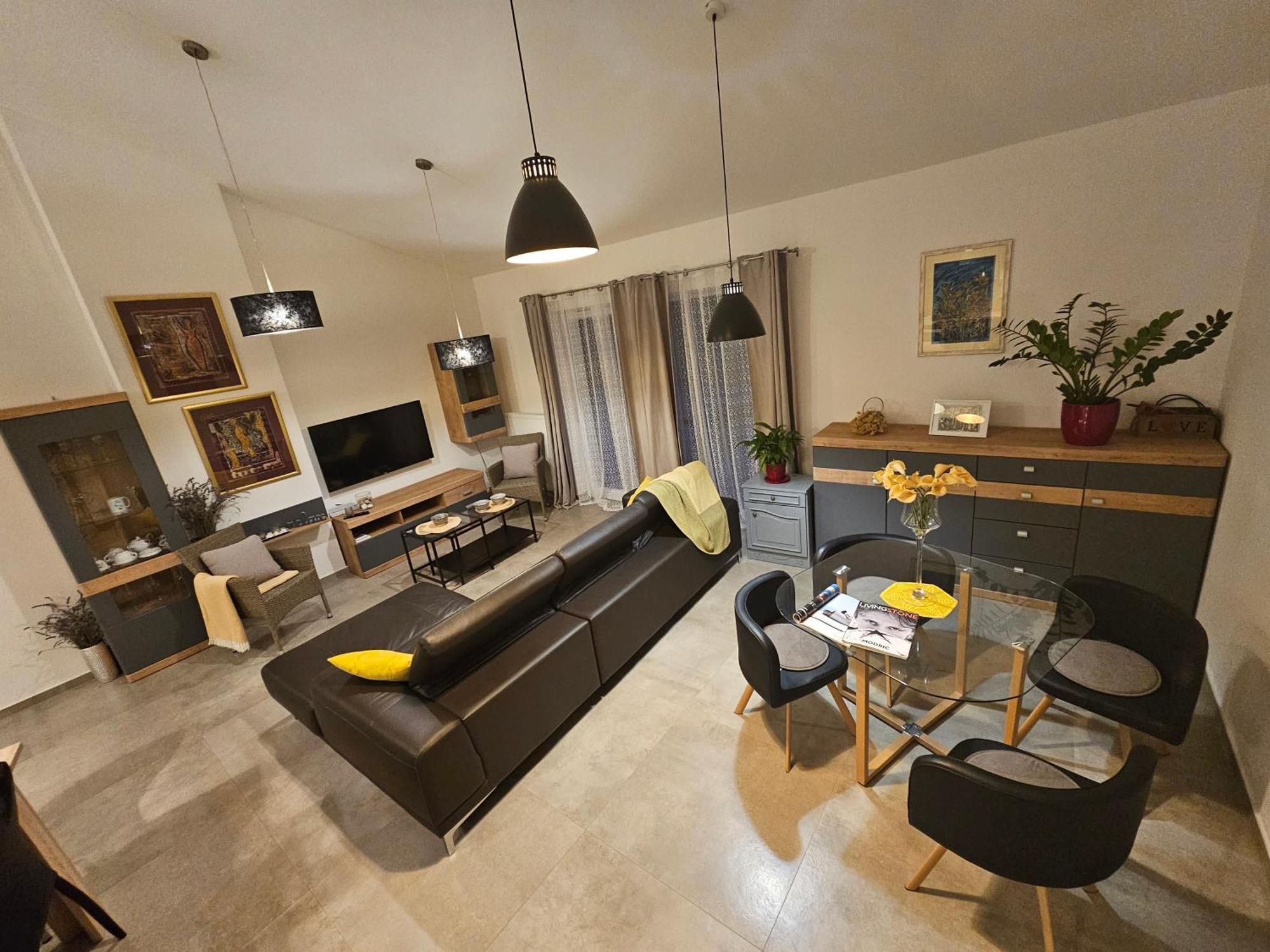 Aurora Apartment Liznjan Bagian luar foto