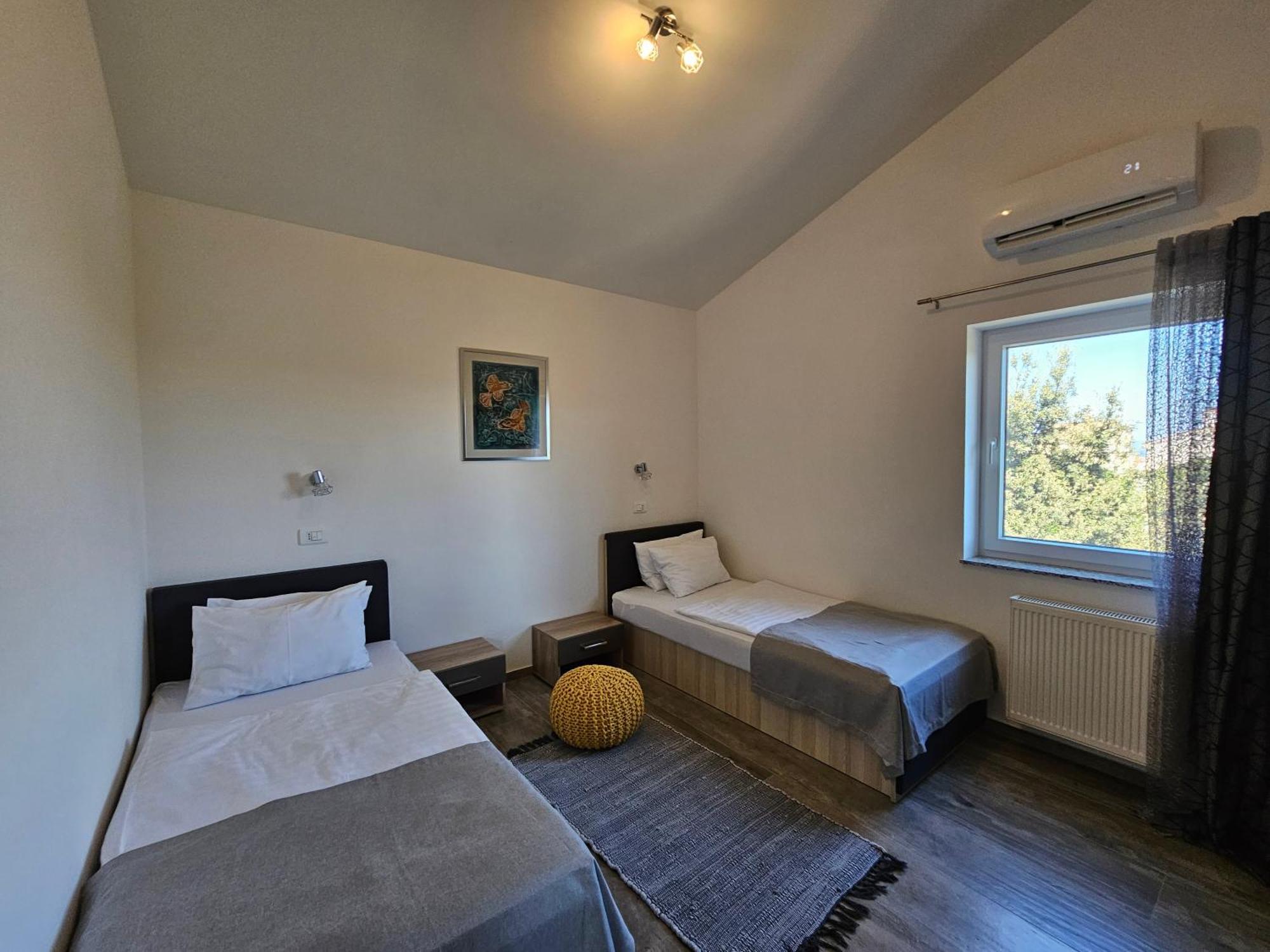 Aurora Apartment Liznjan Bagian luar foto